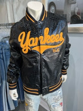 Load image into Gallery viewer, YANKEE JACKET
